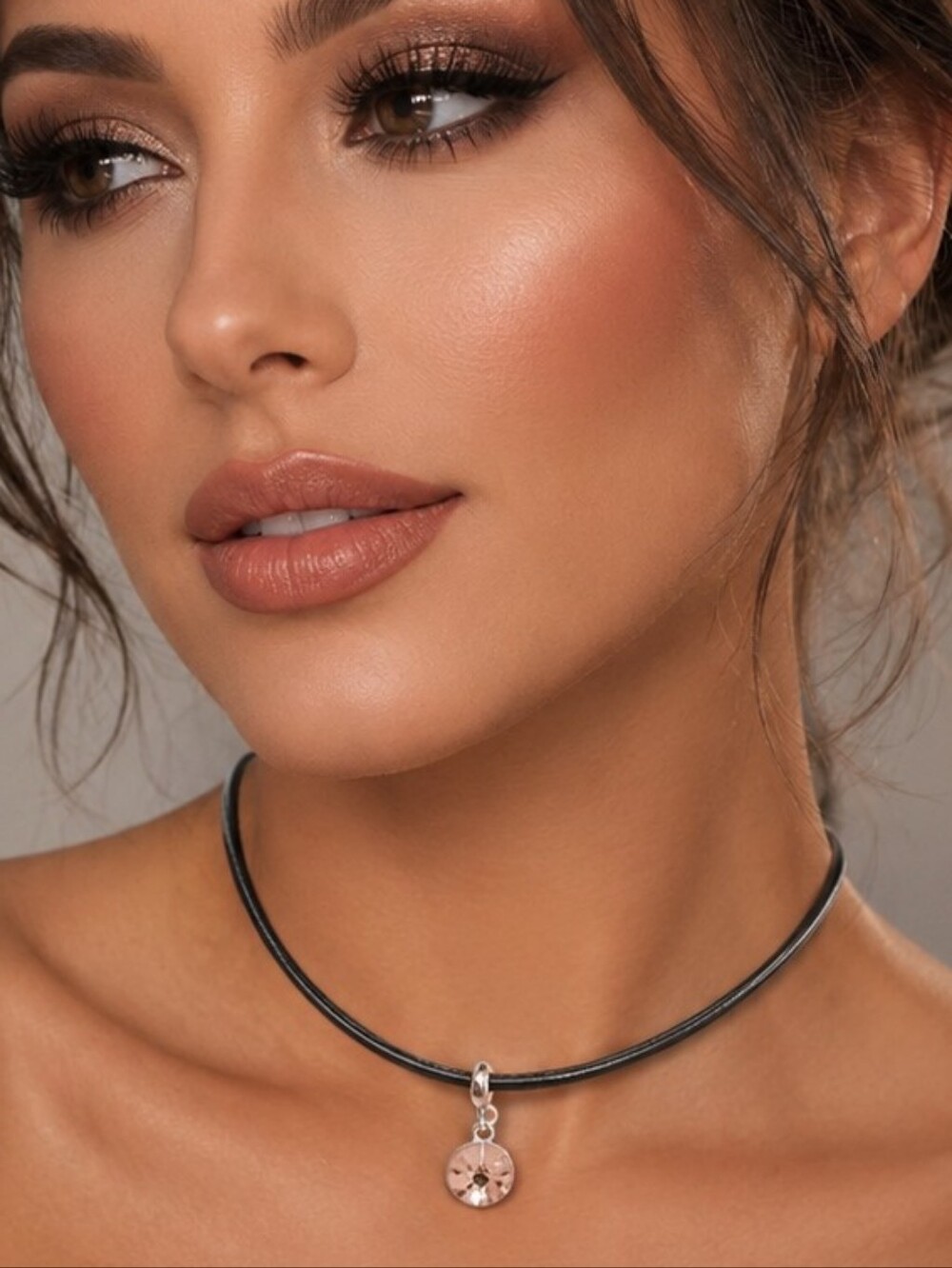 7‎ Charming Sisters NWT "First Frost"  Simulated Leather & Frosted Glass Choker